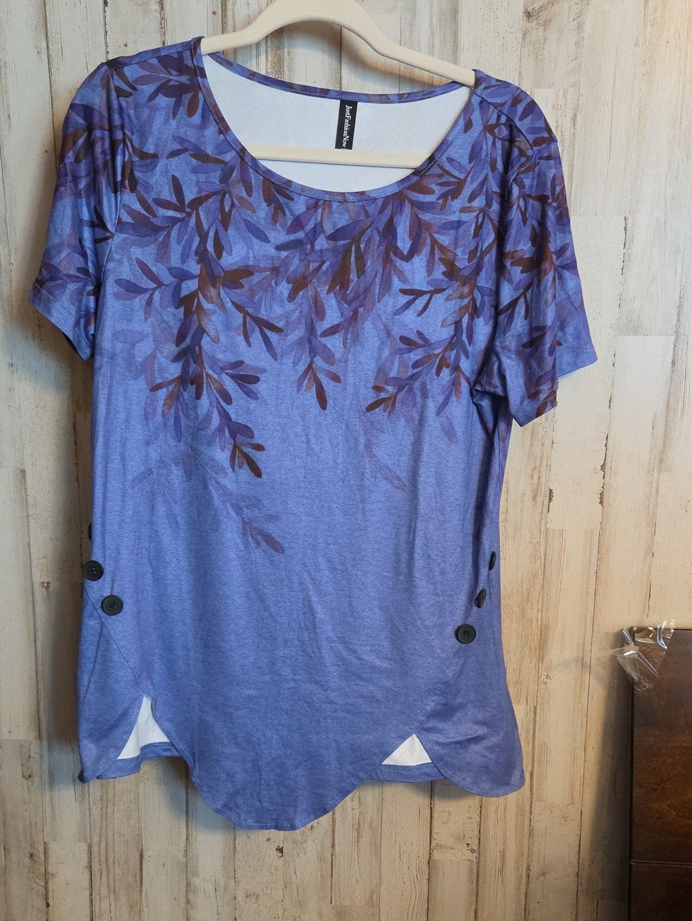 Relaxed Short Sleeve Tee with Leaf Print - Purple